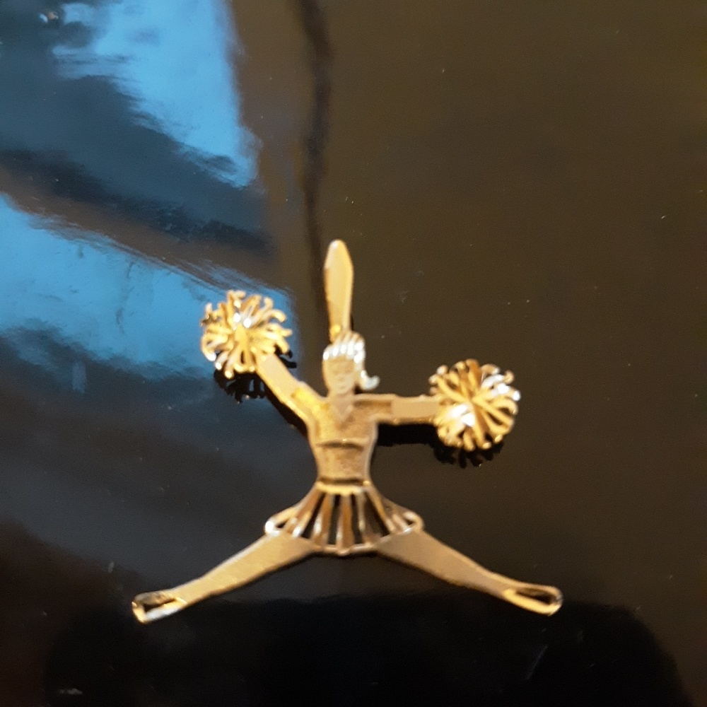 14k gold chearleader pendant no chain